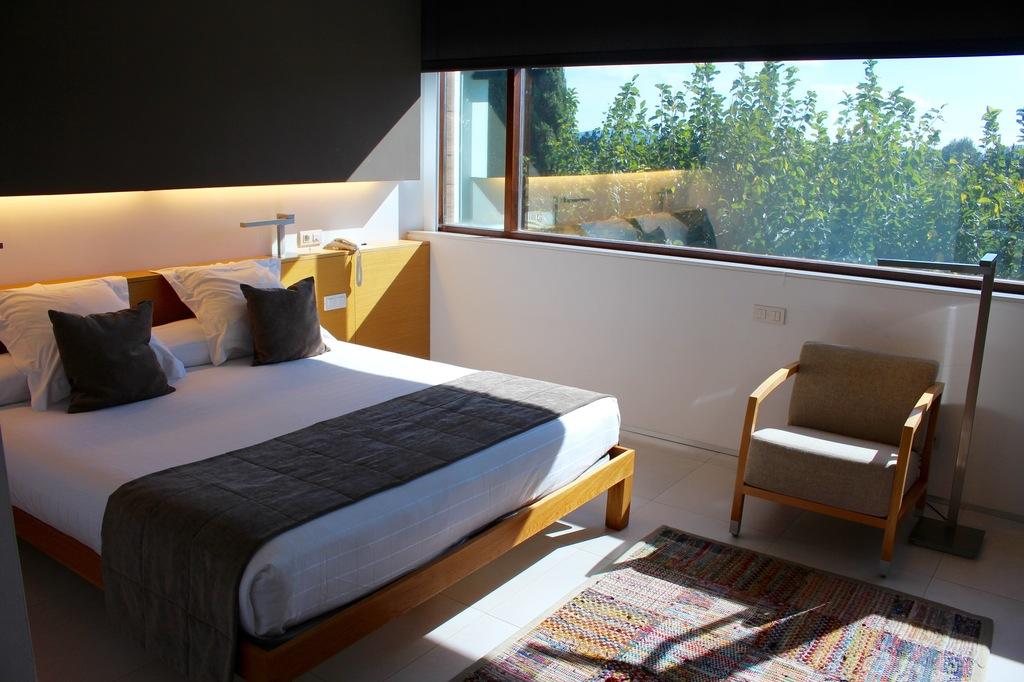 Urh - Hotel Moli Del Mig Torroella De Montgri Bagian luar foto