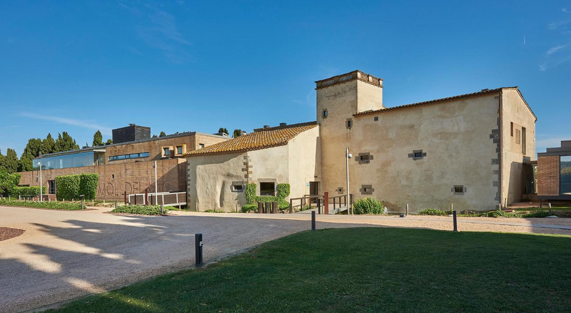 Urh - Hotel Moli Del Mig Torroella De Montgri Bagian luar foto