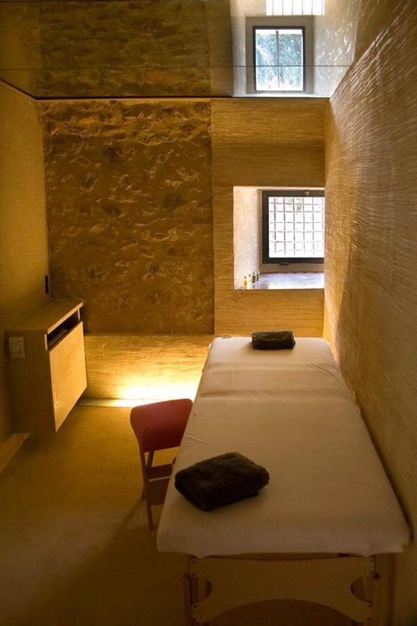 Urh - Hotel Moli Del Mig Torroella De Montgri Bagian luar foto